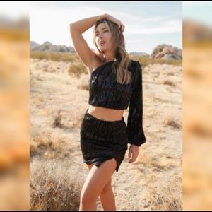 American Threads Black Sequin Set